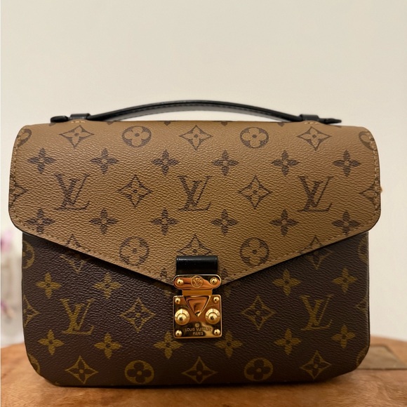 Louis Vuitton Pochette Metis reverse monogram - Picture 1 of 8